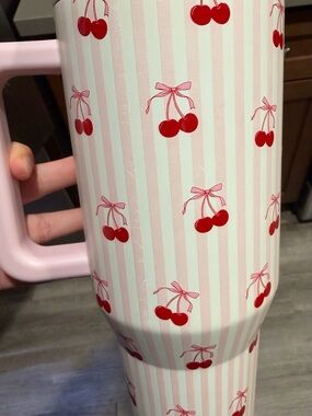 HYDROJUG 40oz Cherry Tumbler